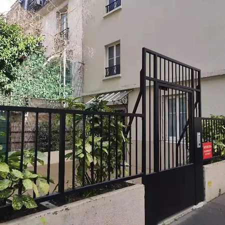 Studio In 15th Arrondissement *